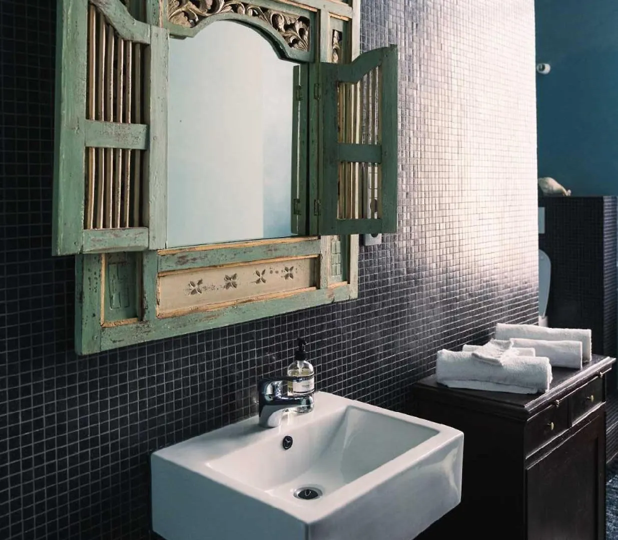 Guesthouse Nights By Morpheus Antwerp Bed & Breakfast